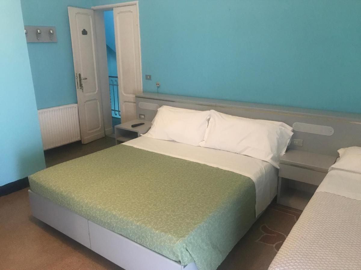 Hotel Doria Chiavari Buitenkant foto