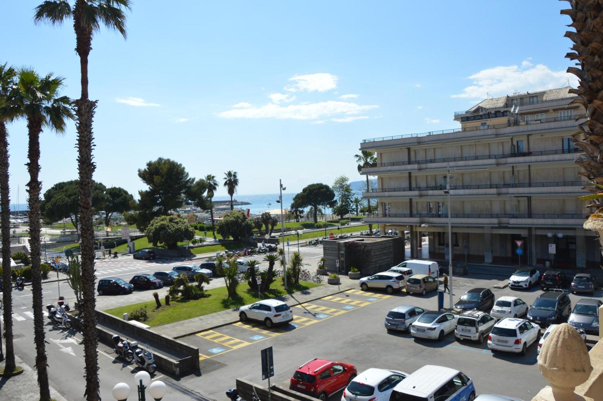 Hotel Doria Chiavari Buitenkant foto
