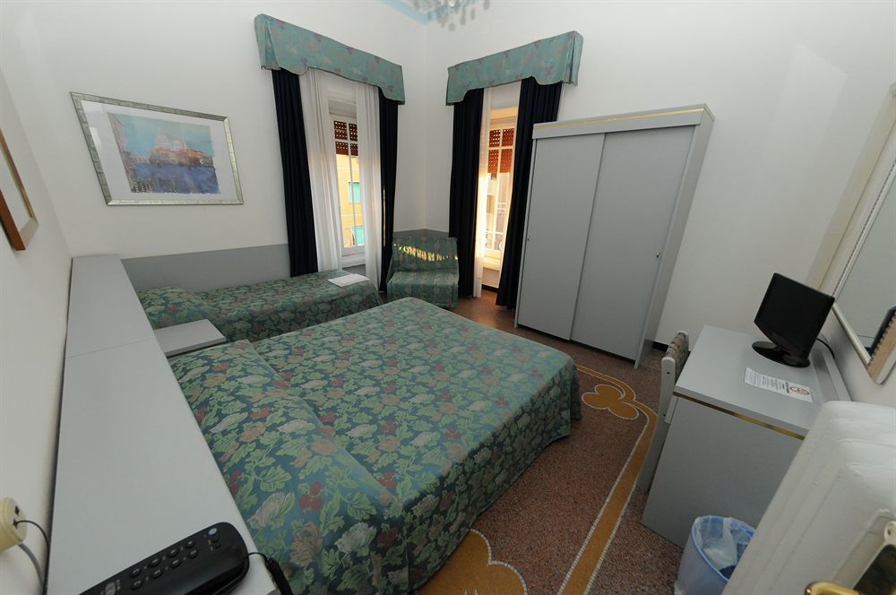 Hotel Doria Chiavari Buitenkant foto