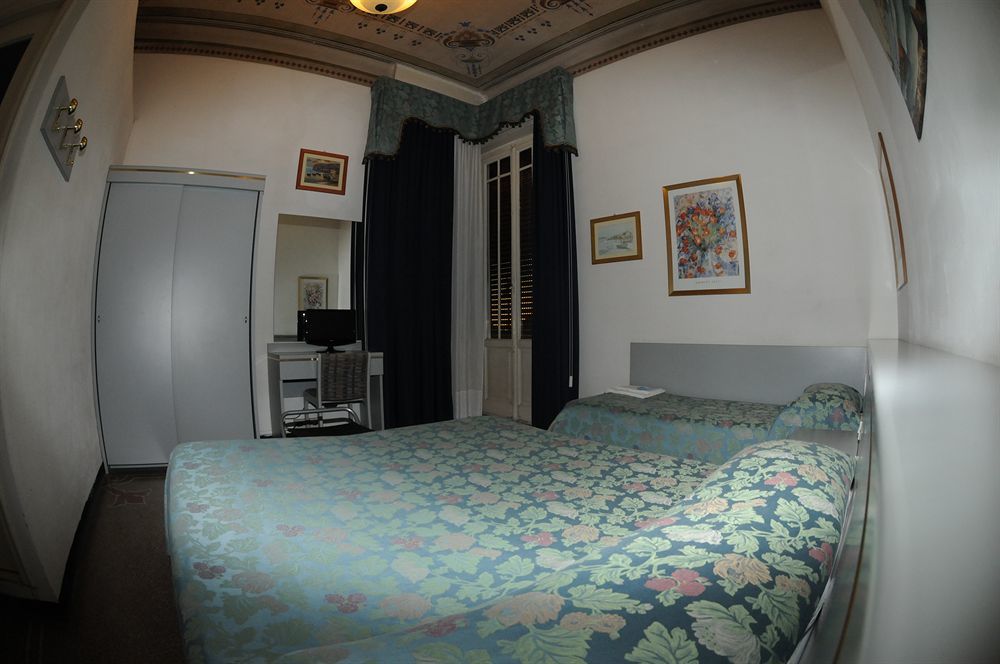 Hotel Doria Chiavari Buitenkant foto